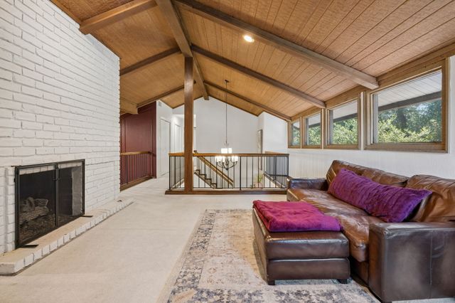2813 Raintree Drive, Carrollton, TX 75006