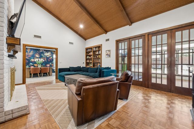 2813 Raintree Drive, Carrollton, TX 75006