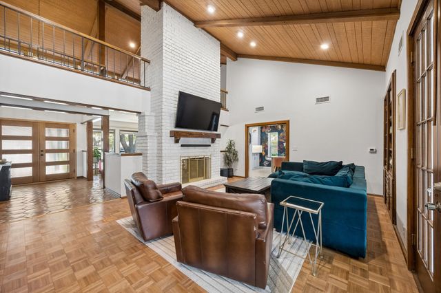 2813 Raintree Drive, Carrollton, TX 75006