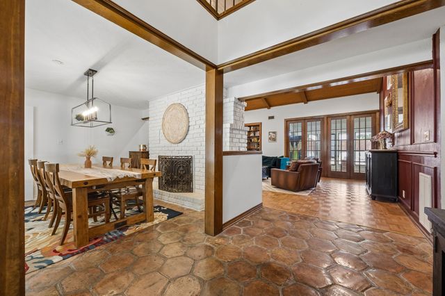 2813 Raintree Drive, Carrollton, TX 75006
