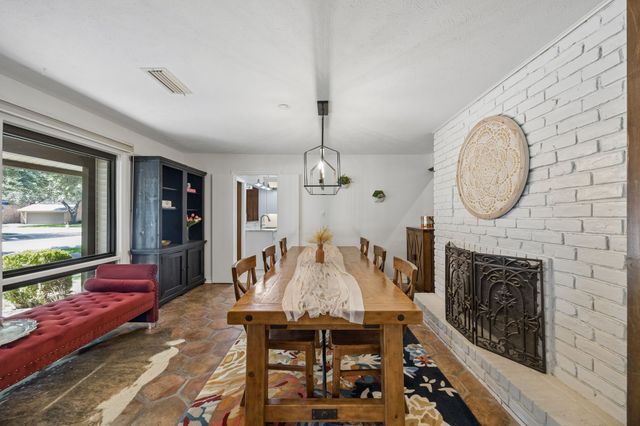 2813 Raintree Drive, Carrollton, TX 75006