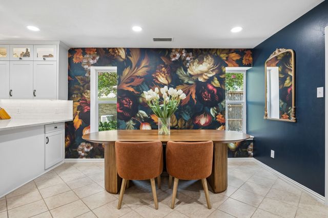 2813 Raintree Drive, Carrollton, TX 75006