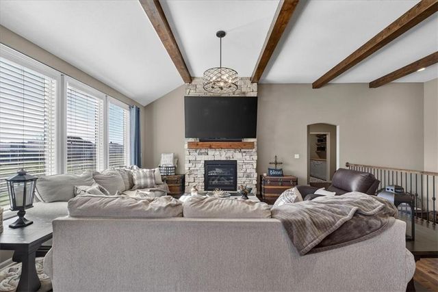 19013 Deer Run Street, Spring Hill, KS 66083