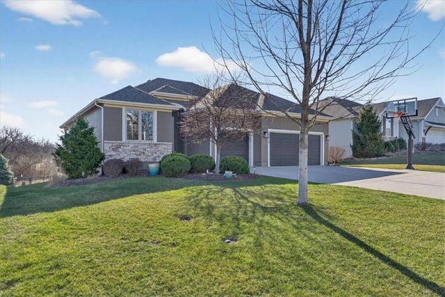 19013 Deer Run Street, Spring Hill, KS 66083