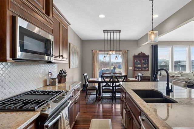 19013 Deer Run Street, Spring Hill, KS 66083