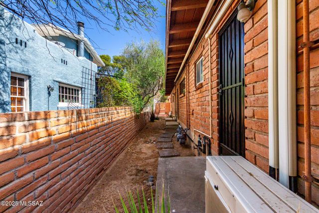 2431 E 2nd Street, Tucson, AZ 85719