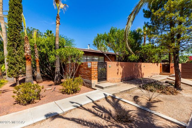 2431 E 2nd Street, Tucson, AZ 85719