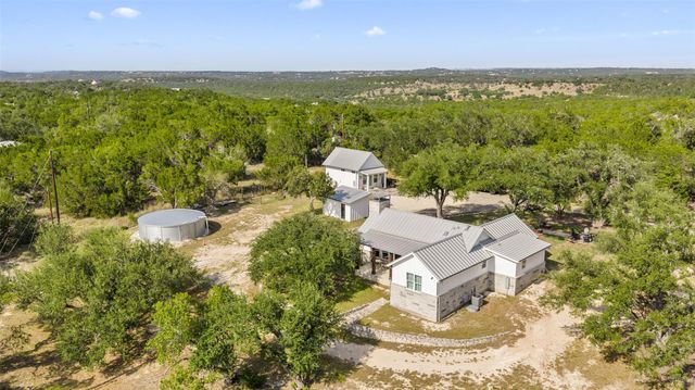810 Kothmann RD, Dripping Springs, TX 78620