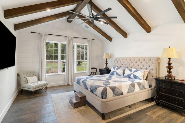 810 Kothmann RD, Dripping Springs, TX 78620