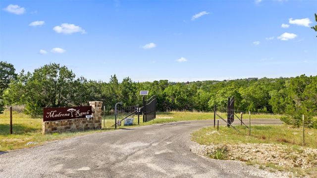 810 Kothmann RD, Dripping Springs, TX 78620