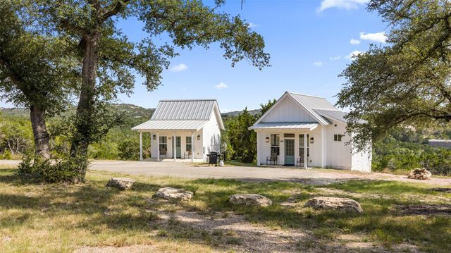 810 Kothmann RD, Dripping Springs, TX 78620