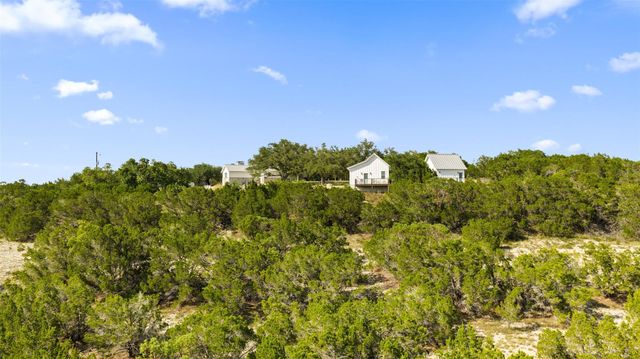 810 Kothmann RD, Dripping Springs, TX 78620