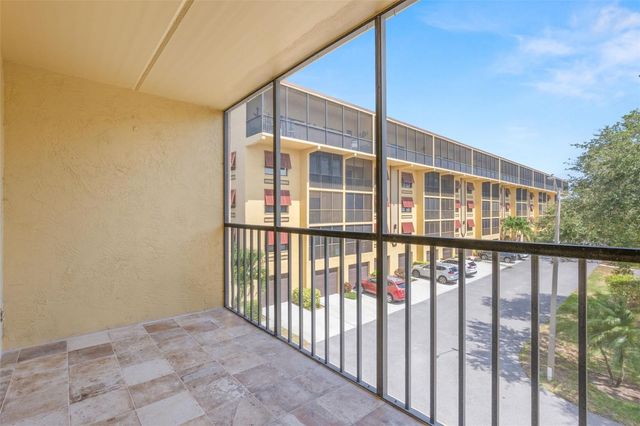 5817 PARK STREET N 302, St Petersburg, FL 33709