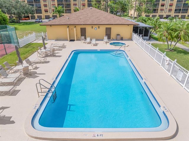 5817 PARK STREET N 302, St Petersburg, FL 33709