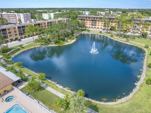 5817 PARK STREET N 302, St Petersburg, FL 33709
