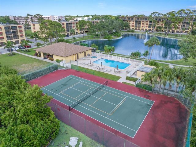 5817 PARK STREET N 302, St Petersburg, FL 33709