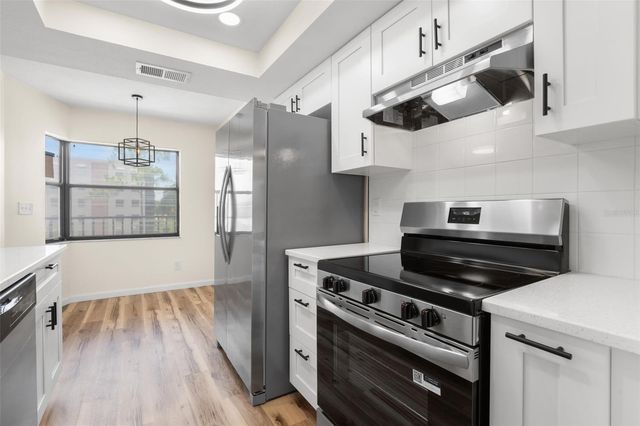 5817 PARK STREET N 302, St Petersburg, FL 33709