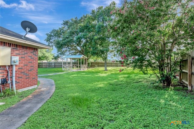 218 Sunset Drive, Victoria, TX 77901