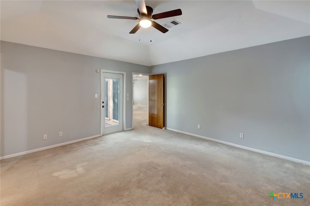 Image 20 of property listing at 218 Sunset Drive, Victoria, TX 77901