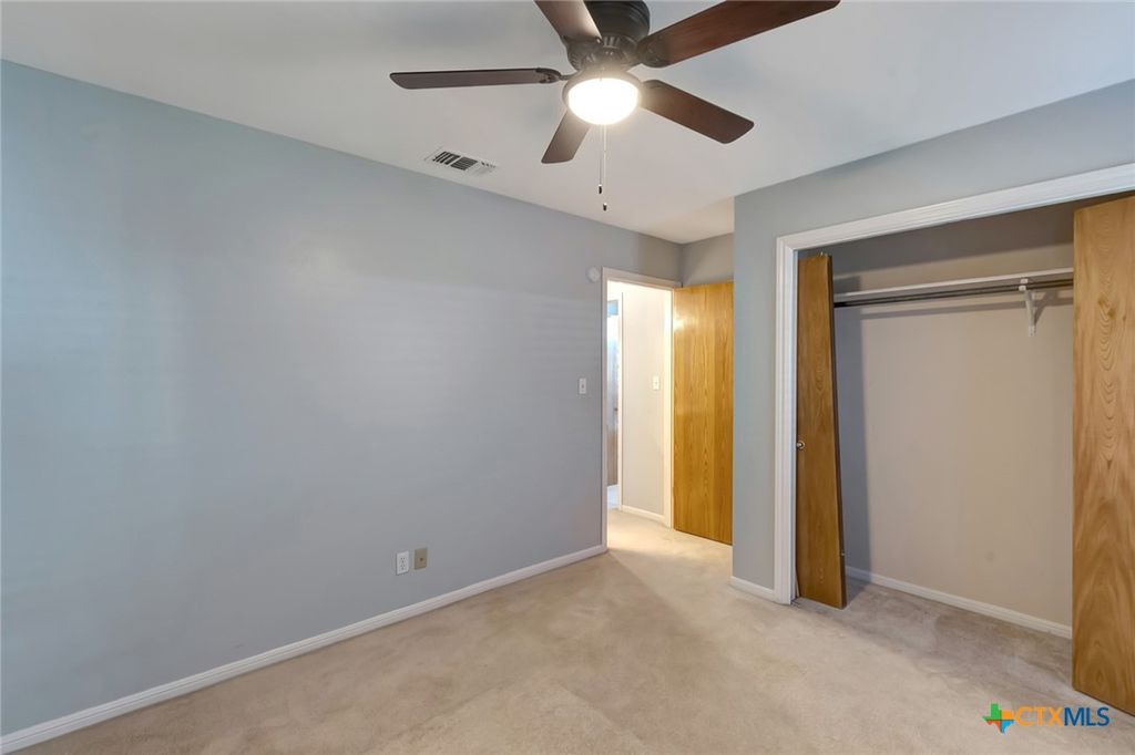 Image 29 of property listing at 218 Sunset Drive, Victoria, TX 77901