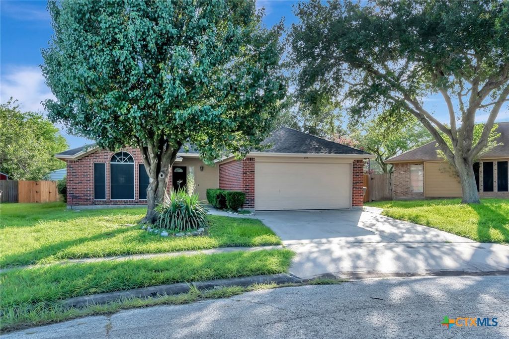 Image 43 of property listing at 218 Sunset Drive, Victoria, TX 77901