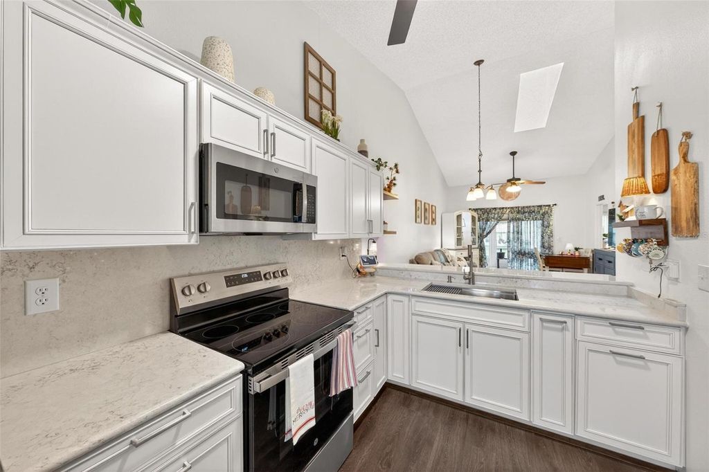 Image 18 of property listing at 6506 THICKET TRAIL, New Port Richey, FL 34653