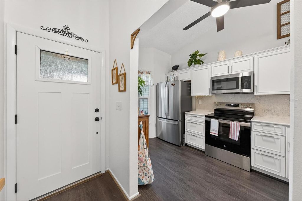 Image 9 of property listing at 6506 THICKET TRAIL, New Port Richey, FL 34653