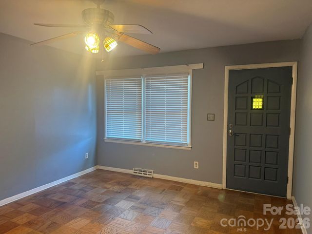 4915 Malibu Drive, Charlotte, NC 28215