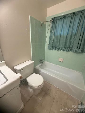 4915 Malibu Drive, Charlotte, NC 28215