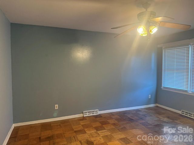 4915 Malibu Drive, Charlotte, NC 28215