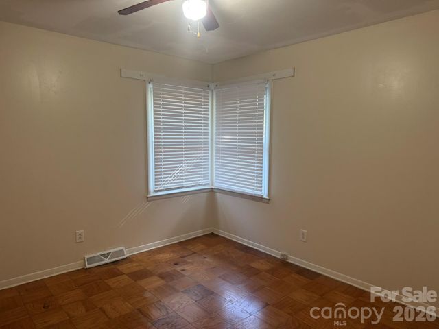 4915 Malibu Drive, Charlotte, NC 28215