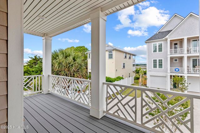 611 S Topsail Drive A, Holly Ridge, NC 28445