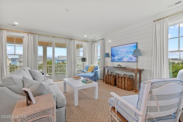 611 S Topsail Drive A, Holly Ridge, NC 28445
