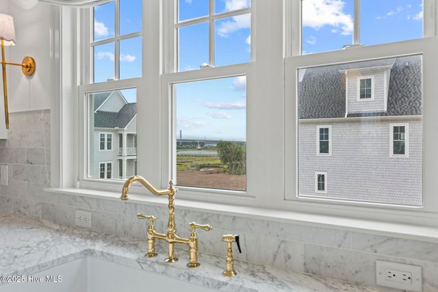611 S Topsail Drive A, Holly Ridge, NC 28445