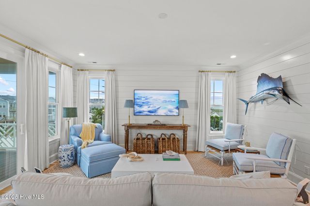 611 S Topsail Drive A, Holly Ridge, NC 28445