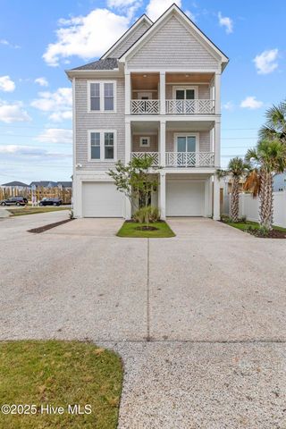 611 S Topsail Drive A, Holly Ridge, NC 28445
