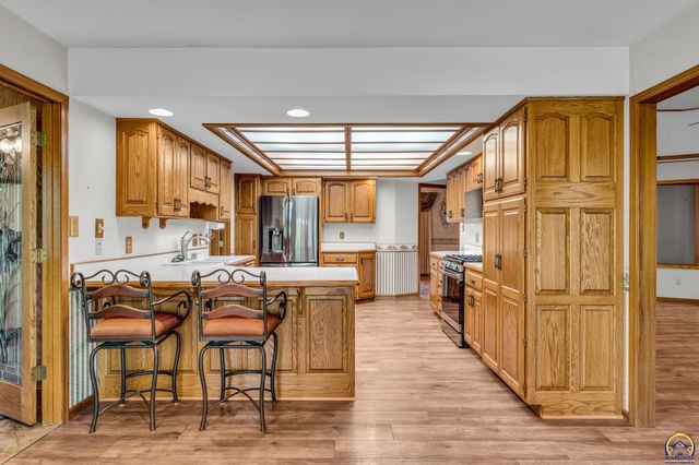 4848 SE 53rd St, Berryton, KS 66409