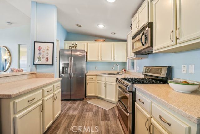 4201 Topanga Canyon Boulevard 40, Woodland Hills (los Angeles), CA 91364