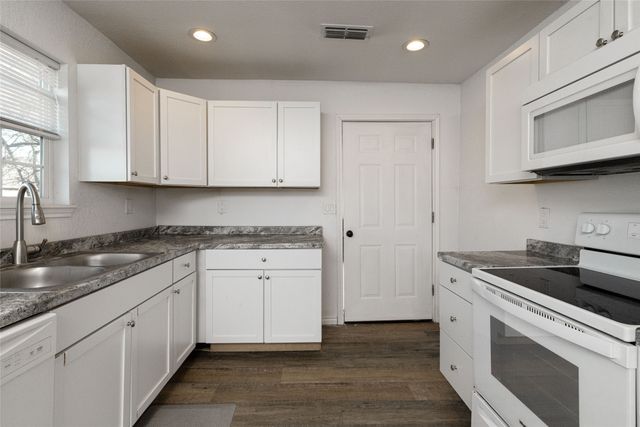 205 N State Highway 101, Chico, TX 76431