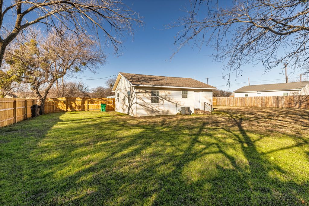 205 N State Highway 101, Chico, TX 76431