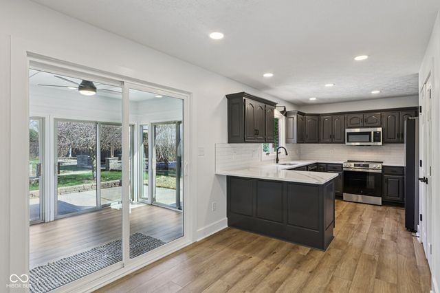 7378 W Creekside Drive, New Palestine, IN 46163