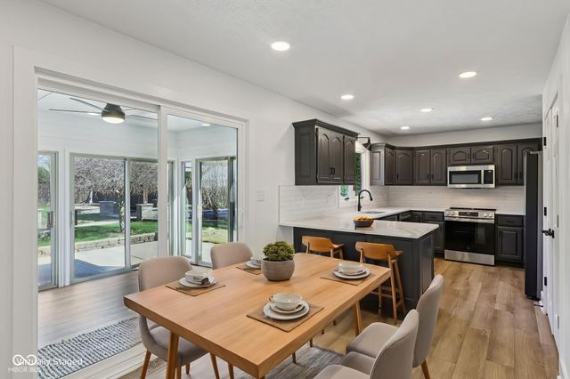 7378 W Creekside Drive, New Palestine, IN 46163