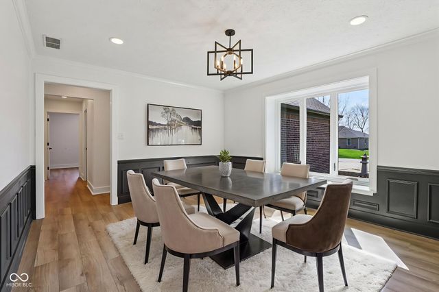 7378 W Creekside Drive, New Palestine, IN 46163