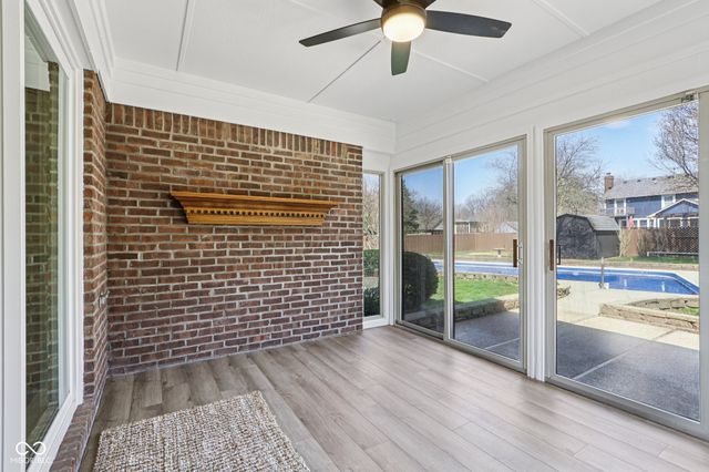 7378 W Creekside Drive, New Palestine, IN 46163