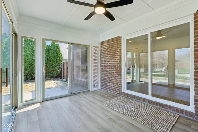 7378 W Creekside Drive, New Palestine, IN 46163