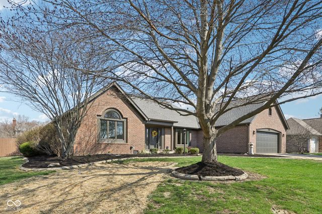 7378 W Creekside Drive, New Palestine, IN 46163