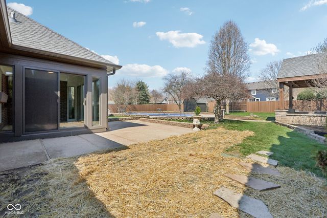 7378 W Creekside Drive, New Palestine, IN 46163