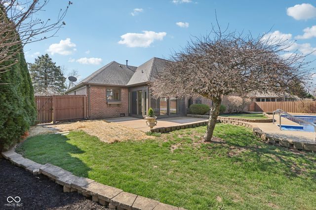 7378 W Creekside Drive, New Palestine, IN 46163