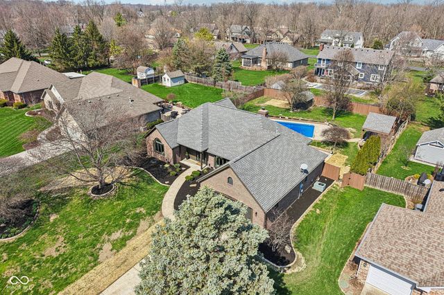 7378 W Creekside Drive, New Palestine, IN 46163