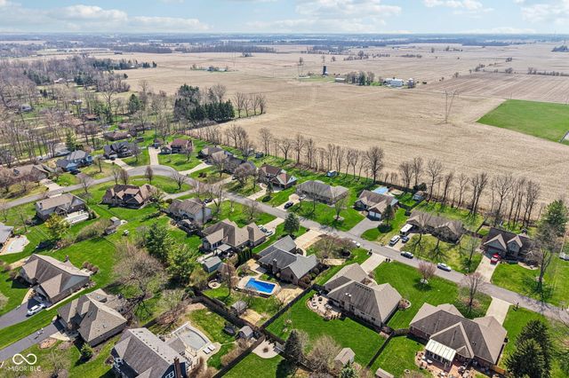 7378 W Creekside Drive, New Palestine, IN 46163